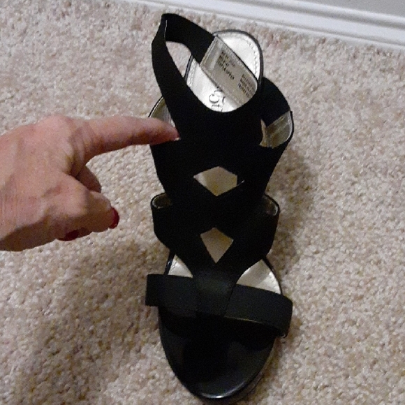 Black Strappy Women's Sandals - Picture 5 of 8